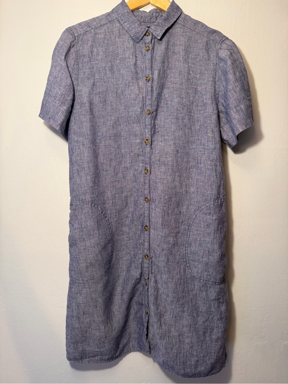 Tahari Women’s M 100% Linen Blue Chambray Shirt Dress Button Front Pockets